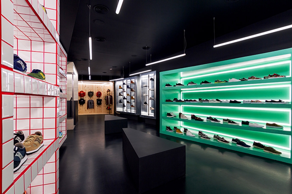 proyecto interiorismo tienda deporte d brand store valencia